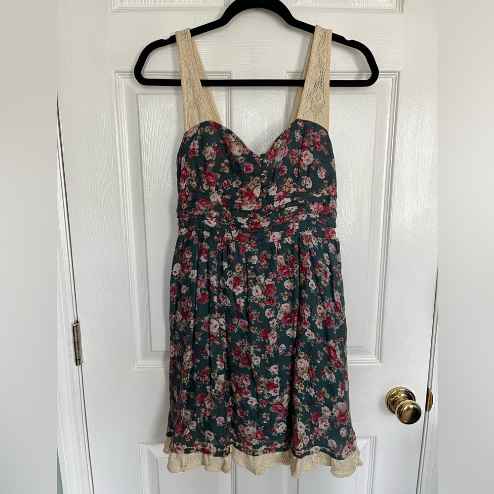 hazel floral dress with lace trim